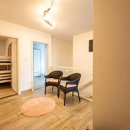 Ferme Equestre - Vue Unique Sur Les Chevaux Nyaraló