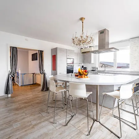 Ferme Equestre - Vue Unique Sur Les Chevaux Wangen